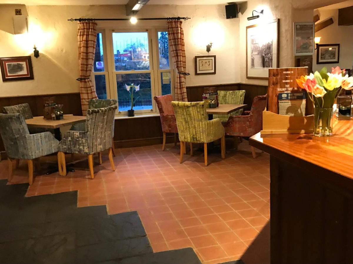 The Walnut Tree Inn Mere Mere  외부 사진