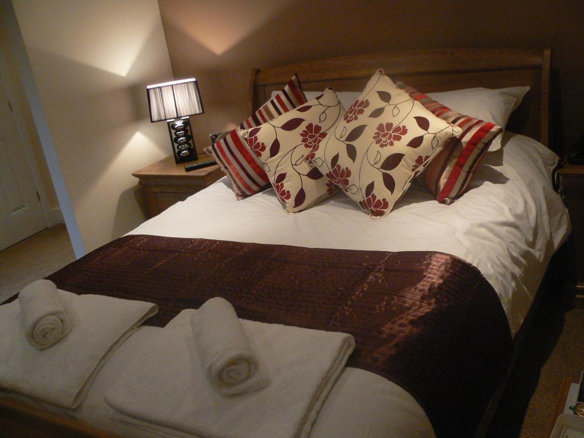 The Walnut Tree Inn Mere Mere  외부 사진